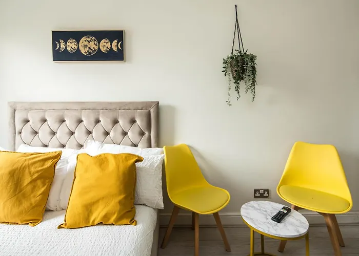 Spacious Studio For Up To 4! Sofa Bed