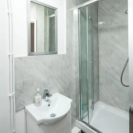Spacious Studio For Up To 4! Sofa Bed London Exterior photo