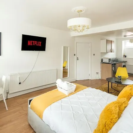 Spacious Studio For Up To 4! Sofa Bed London Exterior photo