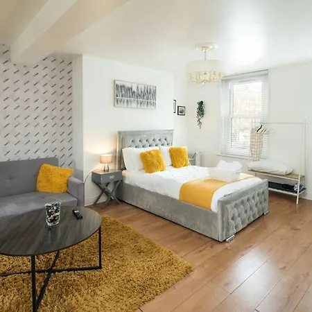 Spacious Studio For Up To 4! Sofa Bed London Exterior photo