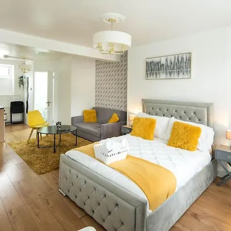 Spacious Studio For Up To 4! Sofa Bed London Exterior photo
