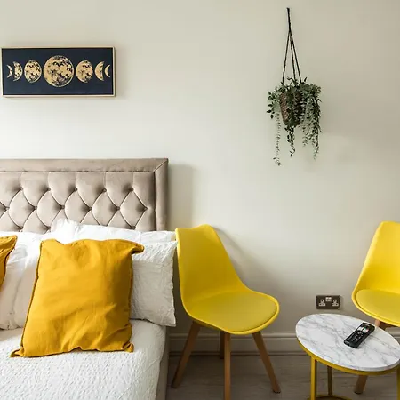 Spacious Studio For Up To 4! Sofa Bed London Exterior photo