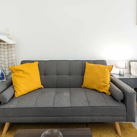 Spacious Studio For Up To 4! Sofa Bed London Exterior photo